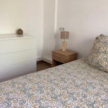 3 Pieces 600 M De La *